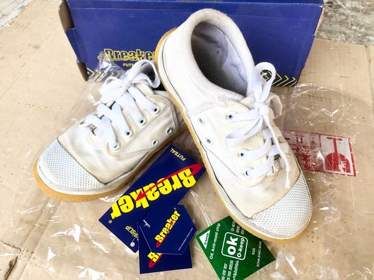 รองเท้าผ้าใบนักเรียน เปอร์ 33 มือสอง ขายตามสภาพ