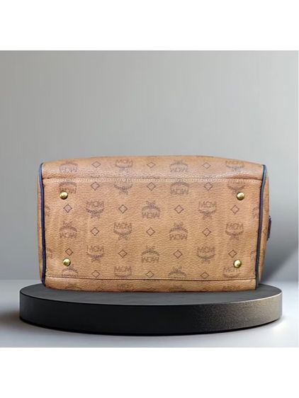 กระเป๋า MCM VISETO'S BOSTON BAG 30 สีน้ำตาลเข้ม รับประกันแท้ ไม่แท้ยินดีคืนเงิน รูปที่ 3