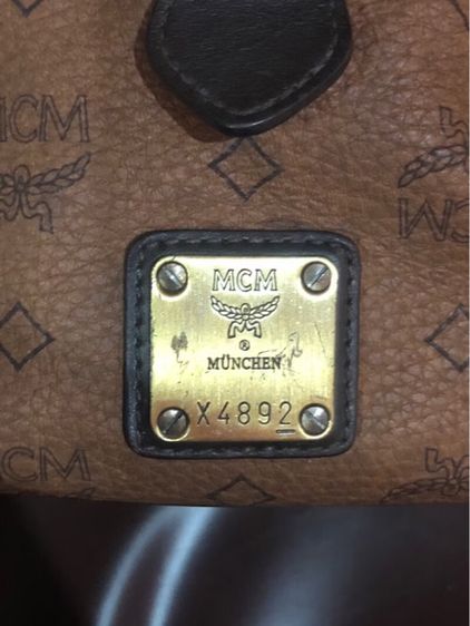 กระเป๋า MCM VISETO'S BOSTON BAG 30 สีน้ำตาลเข้ม รับประกันแท้ ไม่แท้ยินดีคืนเงิน รูปที่ 4