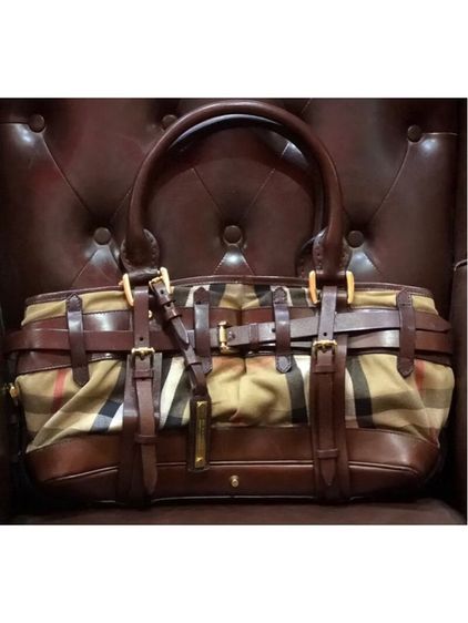 ไม่ระบุ กระเป๋าสะพาย Burberry สีน้ำตาล เบจ House Check Canvas และหนัง Rowan และผ้าลายตาราง รับประกันแท้ 