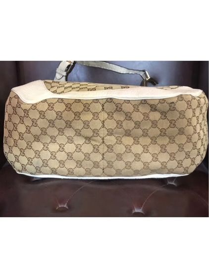 Gucci Brown GG Canvas Charlotte Shoulder Bag กระเป๋าคาดไหล่สีขาวเบจ รับประกันของแท้ ไม่แท้ยินดีคืนเงิน รูปที่ 3
