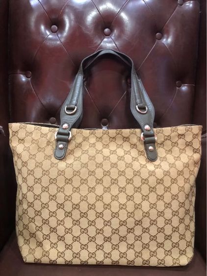 กุชชี่ กระเป๋าสะพายข้าง Gucci GG canvas สีน้ำตาลดำ x หนังสีเบจ แต่งโลหะสีเงิน tote 229852 รับประกันของแท้  รูปที่ 2