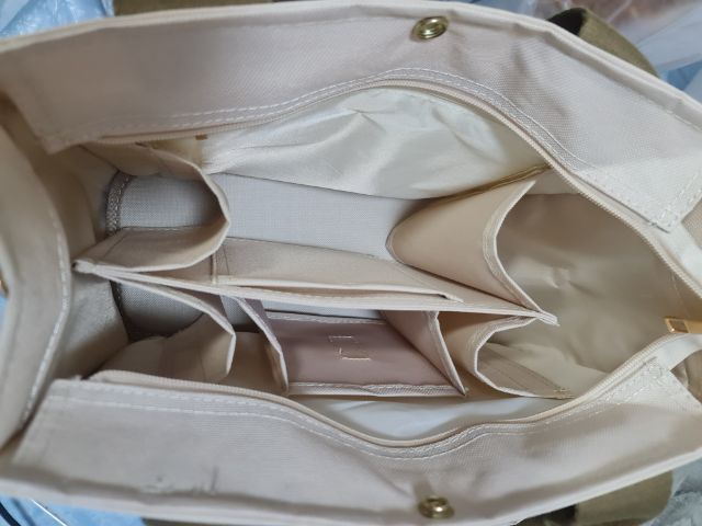 กระเป๋าสีครีมผ้าแคนวาสหลายช่อง รูปที่ 13