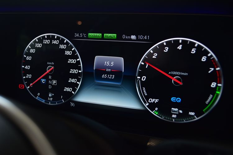 Mercedes-Benz E-Class 2020 E300e Sedan ปลั๊กอินไฮบริด (PHEV) ไม่ติดแก๊ส เกียร์อัตโนมัติ ดำ รูปที่ 4