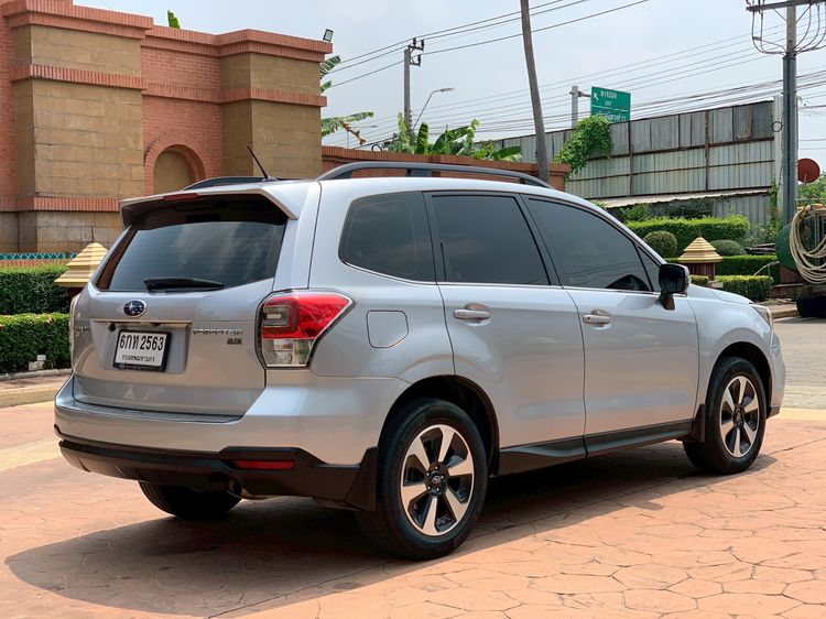 Subaru Forester 2017 2.0 i Utility-car เบนซิน เกียร์อัตโนมัติ เทา รูปที่ 4