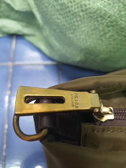 กระเป๋าถือ (ไม่แท้) รูปที่ 5