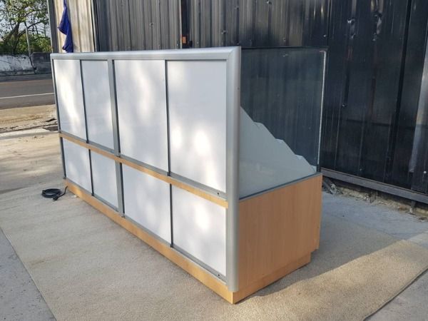 ตู้จิวเวลรี่ ตู้กระจกโชว์สินค้า ตู้โชว์โทรศัพท์ ประตูกระจกแบบสไลด์ รูปที่ 9