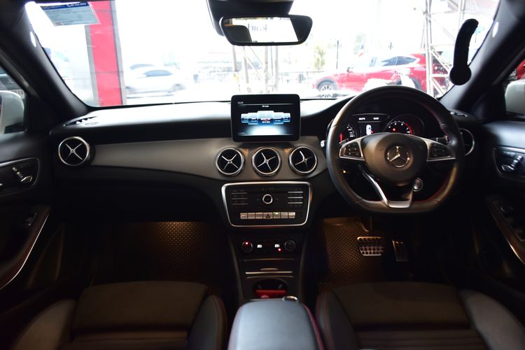 Mercedes-Benz GLA-Class 2023 GLA250 Utility-car เบนซิน ไม่ติดแก๊ส เกียร์อัตโนมัติ ขาว รูปที่ 3