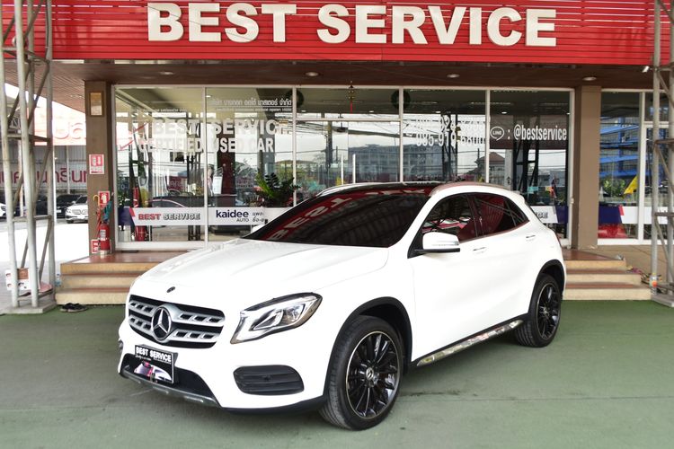 รถ Mercedes-Benz GLA-Class GLA250 สี ขาว