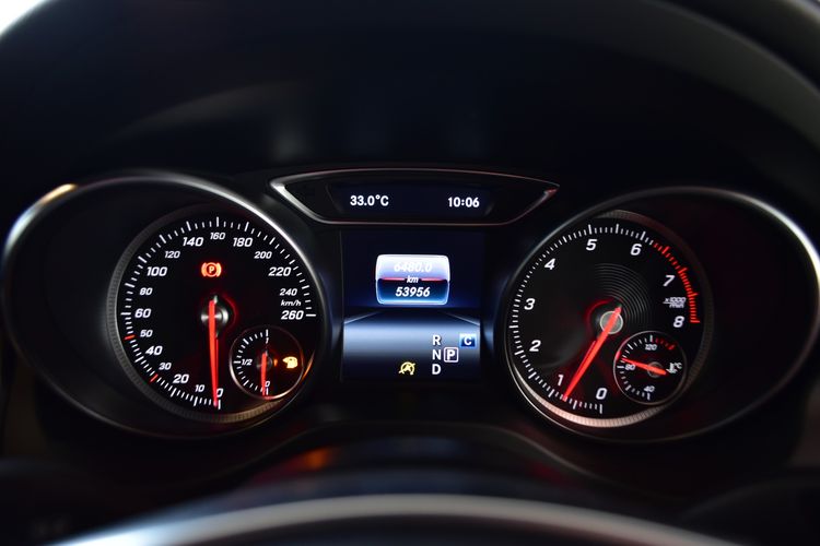 Mercedes-Benz GLA-Class 2023 GLA250 Utility-car เบนซิน ไม่ติดแก๊ส เกียร์อัตโนมัติ ขาว รูปที่ 4