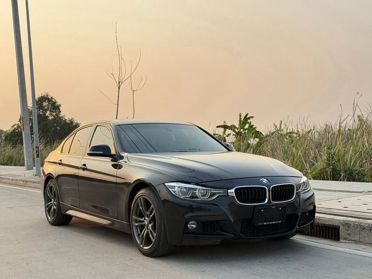 BMW Series 3 2017 330e Sedan ปลั๊กอินไฮบริด (PHEV) ไม่ติดแก๊ส เกียร์อัตโนมัติ ดำ รูปที่ 3
