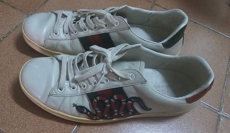 รองเท้าผ้าใบ