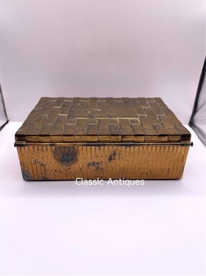 หีบ กล่อง โลหะเก่าโบราณสะสม รูปที่ 12