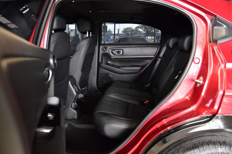 Honda HR-V 2022 1.5 e:HEV RS Sedan ไฮบริด ไม่ติดแก๊ส เกียร์อัตโนมัติ แดง รูปที่ 4