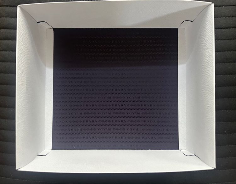 ขายกล่องใส่กระเป๋า Prada ซื้อจาก Amsterdam รูปที่ 3