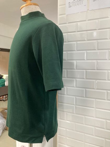 เสื้อยึดชายคอปีน GU size m รูปที่ 2