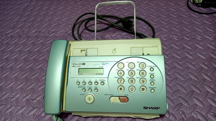 ขายแฟกซ์ ยี่ห้อ ชาร์ป รุ่น FO31 สภาพดี เสียบปลั๊กไฟเข้าเพื่อทำงาน ใช้โทรออก รับเข้าได้