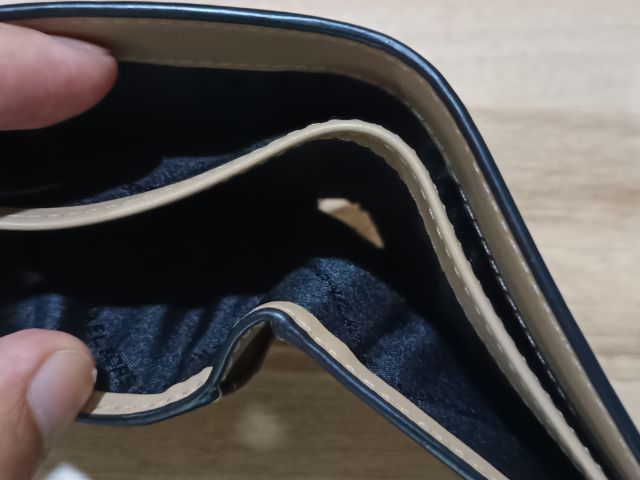 กระเป๋าตังค์ Michel Kors Billfold wallet ชายแบบบาง สภาพมือหนึ่ง รูปที่ 4