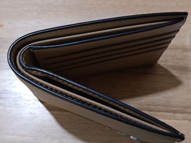 กระเป๋าตังค์ Michel Kors Billfold wallet ชายแบบบาง สภาพมือหนึ่ง รูปที่ 2