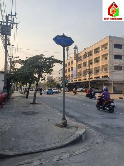 ขายถูกที่ดินสี่เหลี่ยมผืนผ้า อยู่แถวถนนเฉลิมพระเกียรติ ร.9 ซอย 28 แยก 18 จากถนน 650เมตร เนื้อที่ 789 ตรว.เข้าออกถนนได้ 2 ทาง ใกล้สวนหลวง ร.9 รูปที่ 4