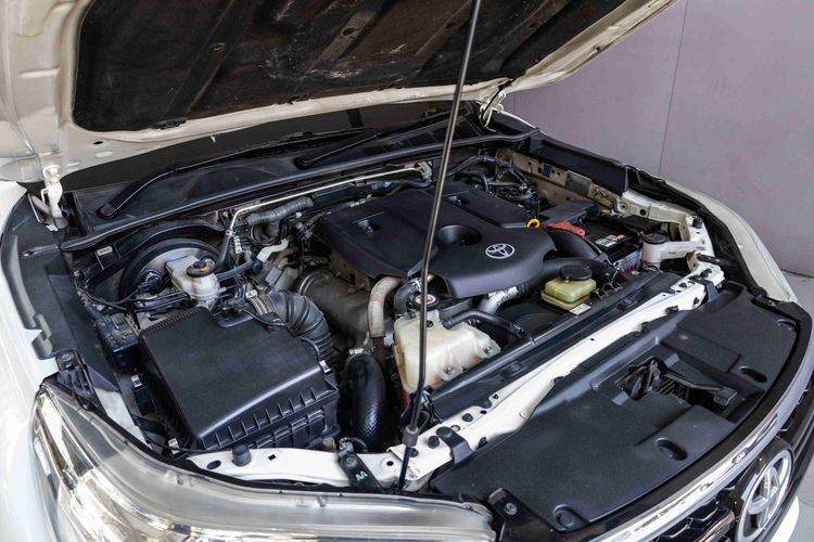 Toyota Hilux Revo 2019 2.4 Z Edition J Plus Pickup ดีเซล ไม่ติดแก๊ส เกียร์ธรรมดา ขาว รูปที่ 4