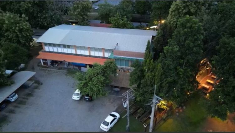 โรงงานผลิตอะไหล่และร้านอาหาร