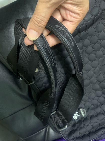 กระเป๋าถือสีดำ รูปที่ 11