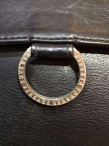 กระเป๋าถือ GIANNI VERSACE หนังสีดำ Lining All Over Pattern Silver Hardware ของแท้ ไม่แท้ยินดีคืนเงิน รูปที่ 5