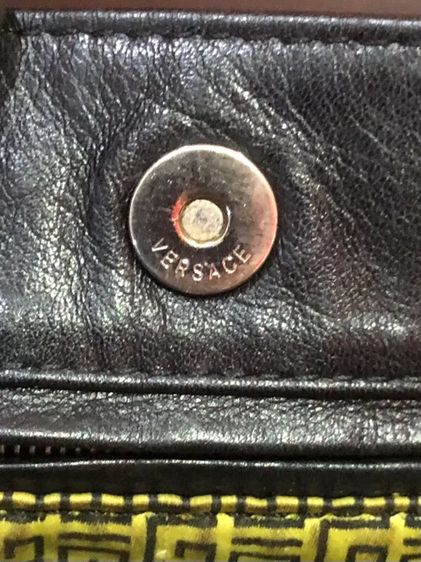 กระเป๋าถือ GIANNI VERSACE หนังสีดำ Lining All Over Pattern Silver Hardware ของแท้ ไม่แท้ยินดีคืนเงิน รูปที่ 4