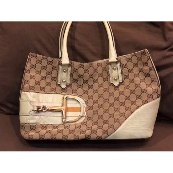 Gucci Horsebit Hand  กระเป๋าสะพายสีเบจสีขาว แท้ ไม่แท้ยินดีคืนเงิน