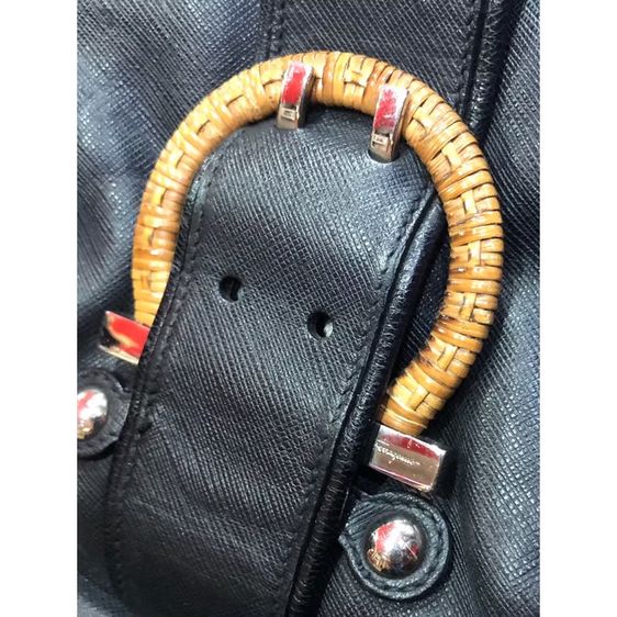 Salvatore Ferragamo กระเป๋าสะพายหนัง Gancini รับประกันของแท้  รูปที่ 6