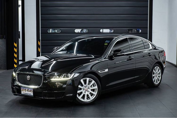 JAGUAR XE 2.0L RWD ปี 2018 ไมล์ 77000 kmมือเดียว.  รถศูนย์ Thailand