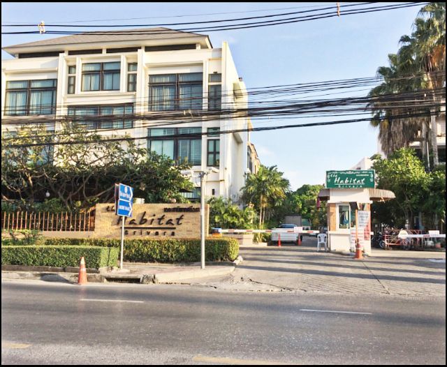 ขายหรือเช่า Home Office บนถนนศรีวรา ย่าน Town in Town รูปที่ 2