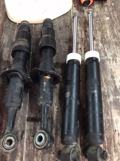 โข๊คอัพเดืม ฟอร์ด แรนเจอร์ XLT 2019 หน้า-หลัง ใข้งานปกติ โข๊คอัพ เดิม ford Everest 3.2 หน้า-หลัง ใข้งานปกติ 0972651951คู่ละ1000.- 