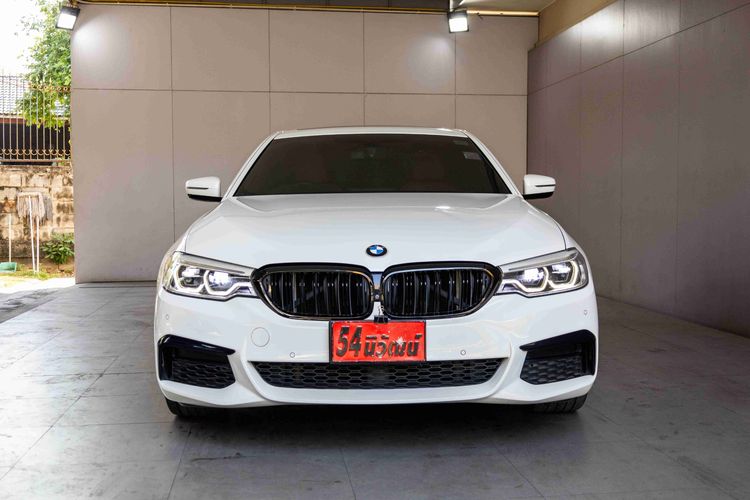 BMW Series 5 2018 530e Sedan ปลั๊กอินไฮบริด (PHEV) ไม่ติดแก๊ส เกียร์อัตโนมัติ ขาว รูปที่ 2