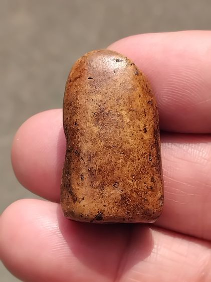 พระคง กรุวัดพระคงฤาษี จังหวัดลำพูน กรุเก่า สีพิกุล เนื้อดิน จัดมาก ขนาด กว้าง 1.8 ซม. สูง 3 ซม.พระสวย พระเต็มฟร์อม แท้ ดูง่าย หายาก     พระค รูปที่ 4