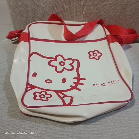 ขายกระเป๋าสะพายหนังอเนกประสงค์ HELLO KITTY สีครีมแดง  มือสอง  ขายถูกค่ะ รูปที่ 8