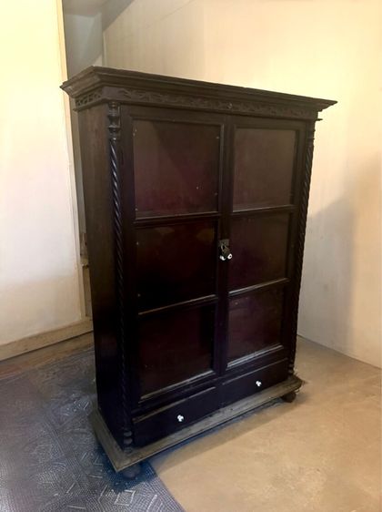 ตู้ไม้โบราณ ตู้โชว์หกเหลี่ยม งานเก่ามากเป็นไม้และกระจก ตู้ 6 เหลี่ยมสวย สภาพดีมาก อายุมากกว่า 60ปี รูปที่ 2