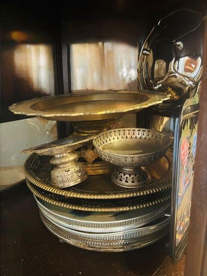 ตู้ไม้โบราณ ตู้โชว์หกเหลี่ยม งานเก่ามากเป็นไม้และกระจก ตู้ 6 เหลี่ยมสวย สภาพดีมาก อายุมากกว่า 60ปี รูปที่ 6