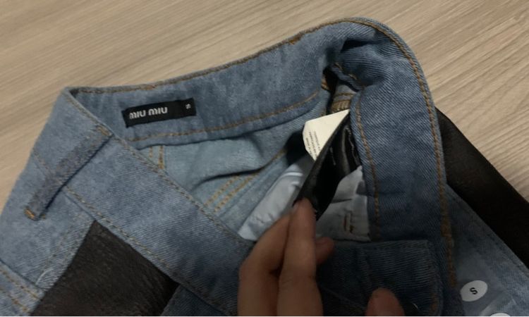 กางเกงขายาวยีนส์ miu miu ใหม่ป้ายห้อย รูปที่ 4