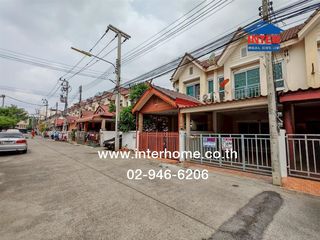 ทาวน์เฮ้าส์ 2 ชั้น 17 ตร.ว. หมู่บ้านกลอรี่เฮ้าส์ เฟส1 ซอยเทพกุญชร1 ถนนพหลโยธิน ถนนเทพกุญชร คลองหลวง ปทุมธานี