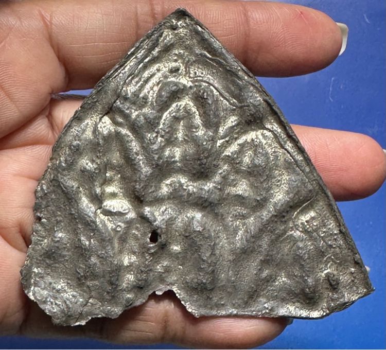 🙏 พระนางท่ามะปรางค์กรุวัดมหาธาตุ สุพรรณบุรี มีนวลดินเดิม🙏พระแผงตัดชินเงิน อยุธยา มีปรอทเด้ม องค์ละ1850 รูปที่ 10