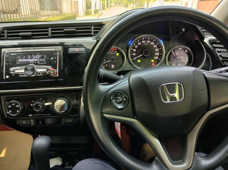 Honda City 2017 1.5 V Sedan เบนซิน ไม่ติดแก๊ส เกียร์อัตโนมัติ ดำ รูปที่ 3