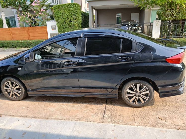 Honda City 2017 1.5 V Sedan เบนซิน ไม่ติดแก๊ส เกียร์อัตโนมัติ ดำ รูปที่ 4