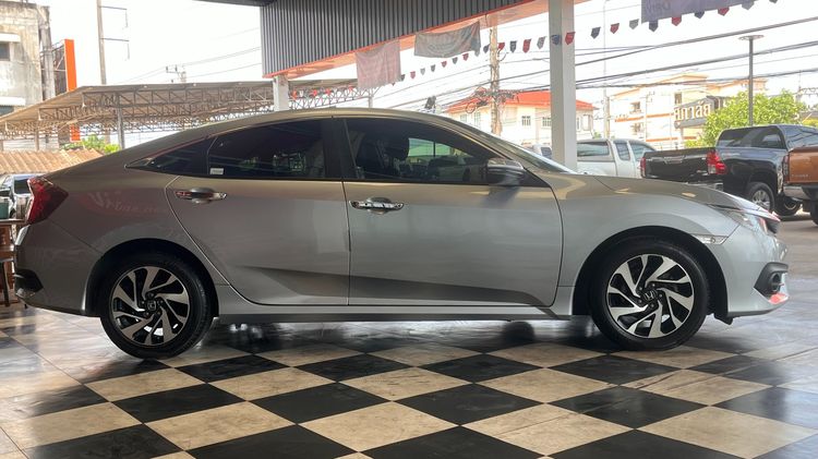 Honda Civic 2018 1.8 EL i-VTEC Sedan เบนซิน ไม่ติดแก๊ส เกียร์อัตโนมัติ บรอนซ์เงิน รูปที่ 4