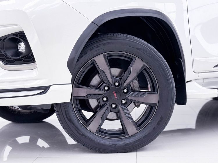 Toyota Fortuner 2018 2.8 TRD Sportivo Utility-car ดีเซล ไม่ติดแก๊ส เกียร์อัตโนมัติ ขาว รูปที่ 4