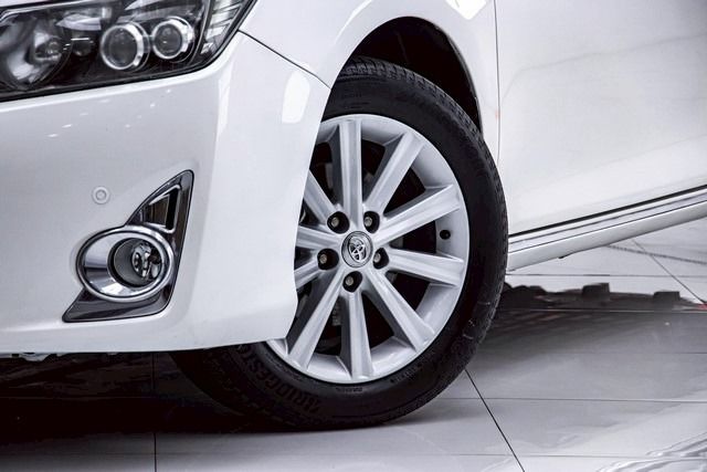Toyota Camry 2013 2.5 Hybrid Sedan ไฮบริด ไม่ติดแก๊ส เกียร์อัตโนมัติ ขาว รูปที่ 4