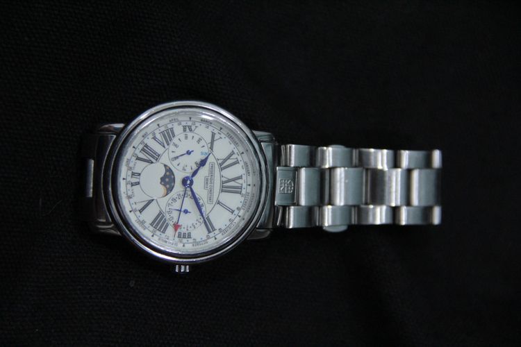 Frederique Constant ขาว Federique Constant นาฬิกาสุดเท่ แสดงข้างขึ้นข้างแรม ไม่เหมือนใคร