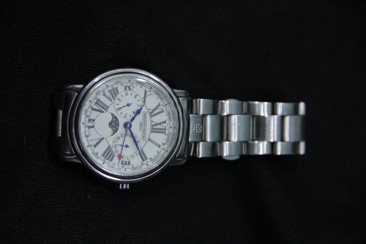 Federique Constant นาฬิกาสุดเท่ แสดงข้างขึ้นข้างแรม ไม่เหมือนใคร รูปที่ 2