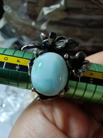 แหวนเงินประดับหินลาริม่า หรือเรียกหินพบรัก หินปลาโลมา อูมสวยงามมาก รูปที่ 5